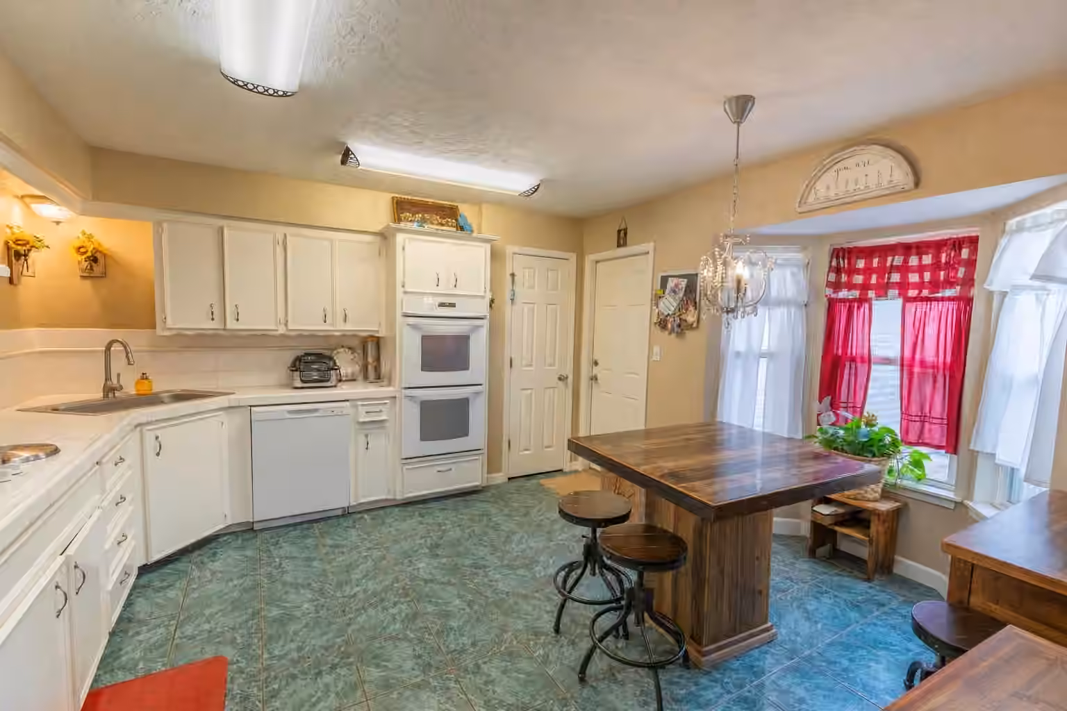 Photo 3 of 116 Briarwood Lane, Bellville, TX