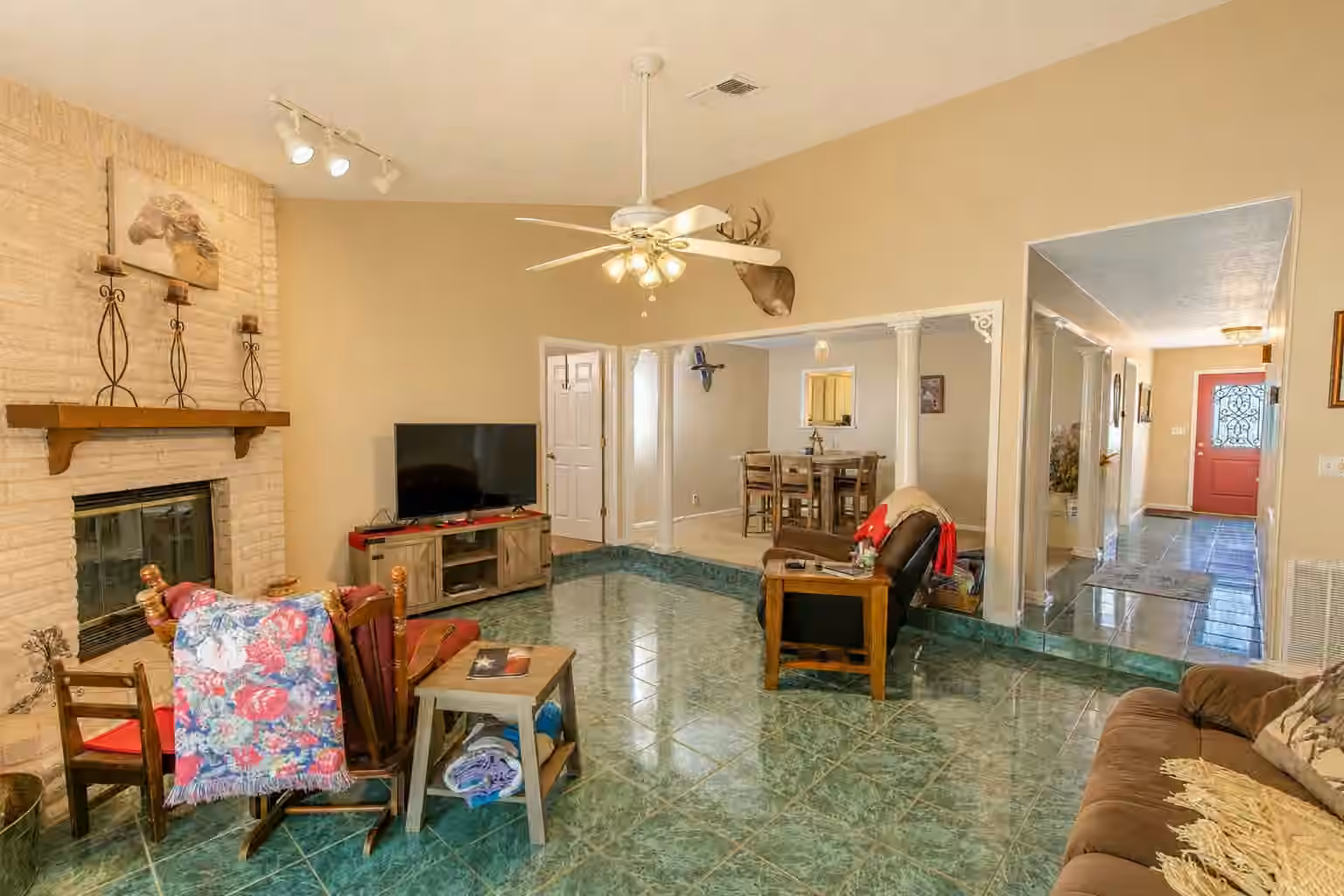 Photo 5 of 116 Briarwood Lane, Bellville, TX