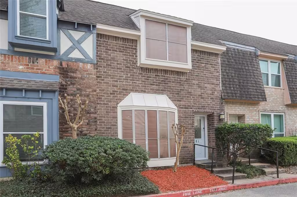 Photo 2 of 840 Threadneedle Street 181, Houston, TX