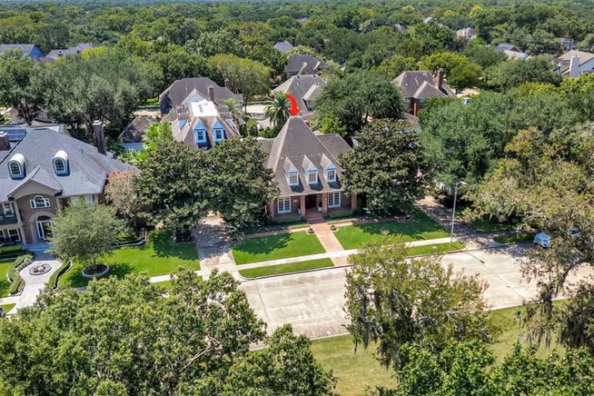 Photo 4 of 2203 Pineloch Drive, Houston, TX
