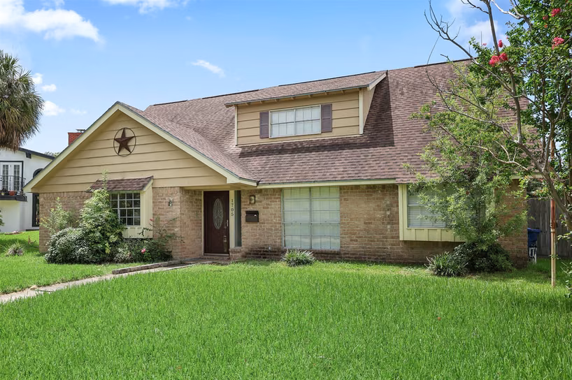 Photo 3 of 1705 20th Avenue N, Texas City, TX