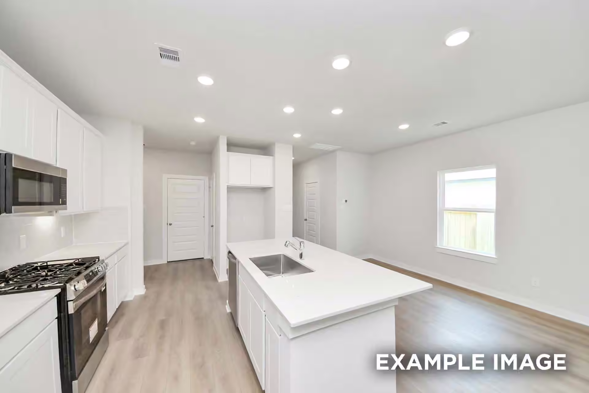 Photo 7 of 2108 S Canopy Crossing Circle, Conroe, TX