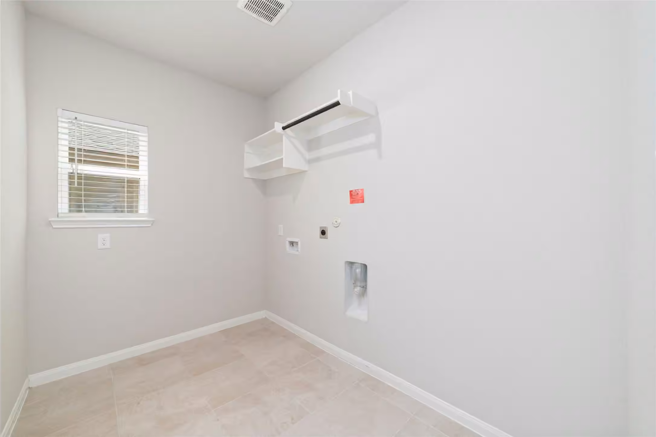 Photo 5 of 910 Modesto Drive, Rosharon, TX