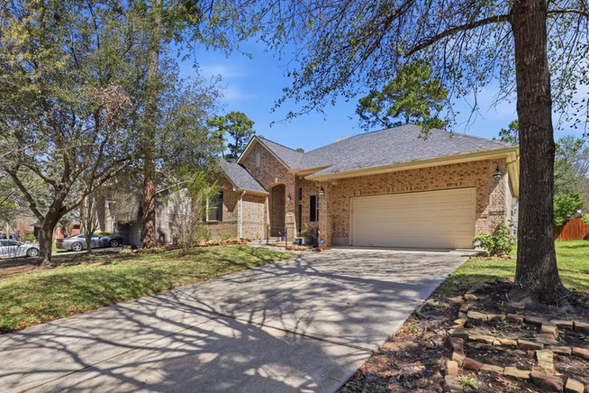 Photo 3 of 2507 Franklin Woods Drive, Conroe, TX