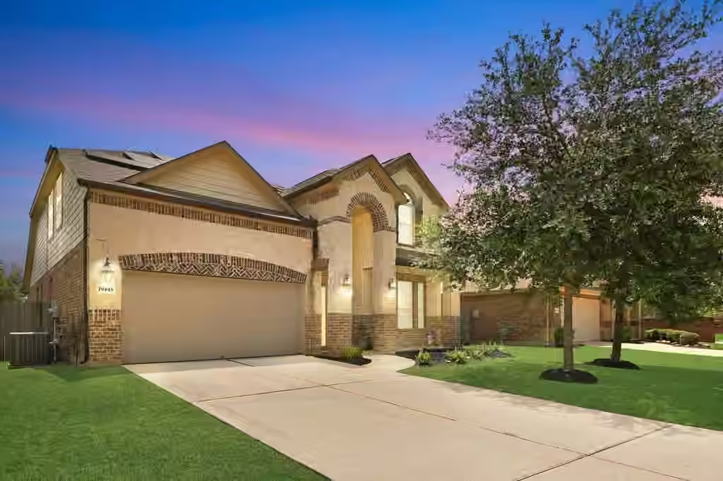 Photo 4 of 19443 Alton Springs Drive, Cypress, TX