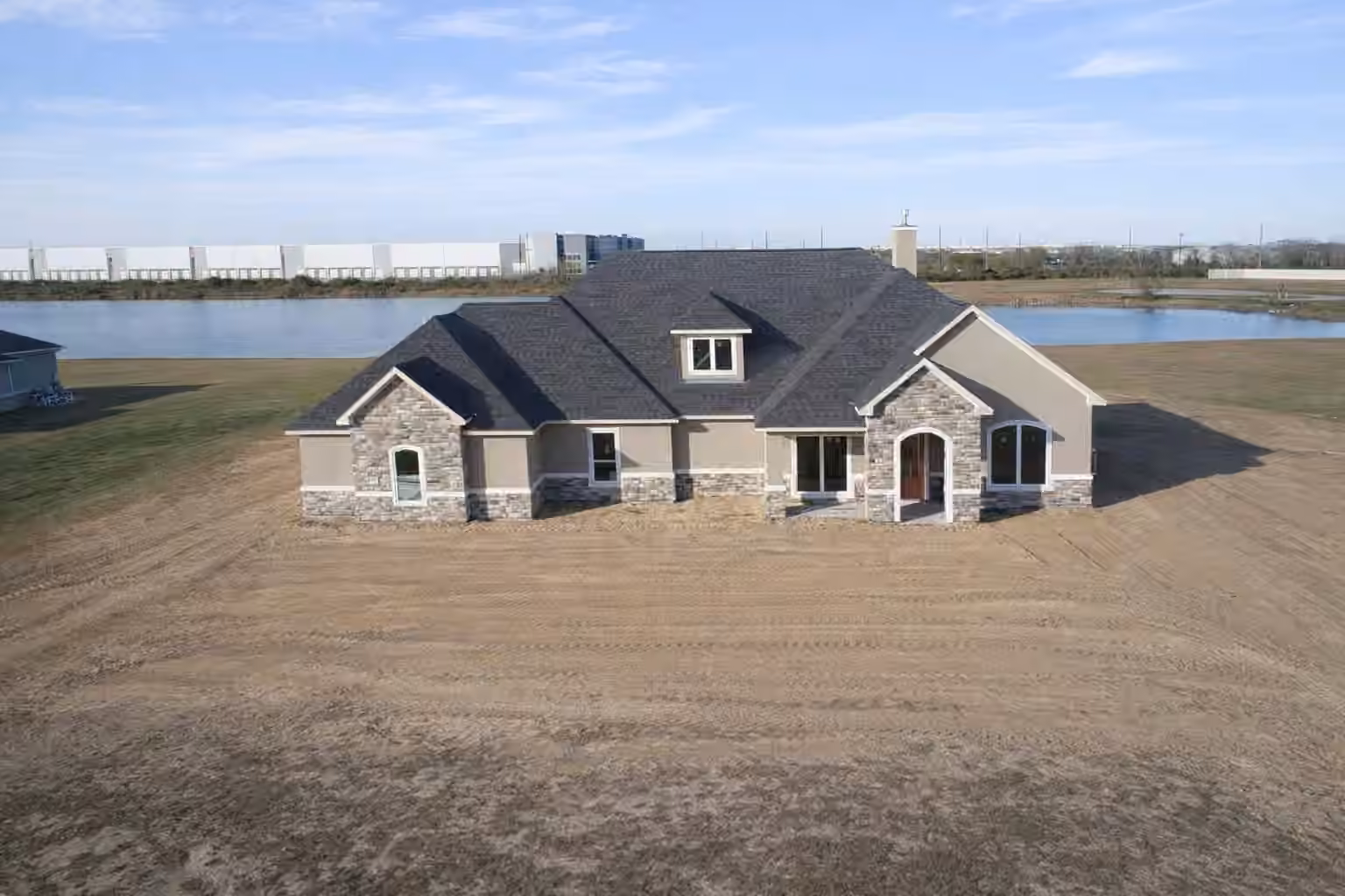 Photo 3 of 3811 Lakeridge Parkway, Baytown, TX