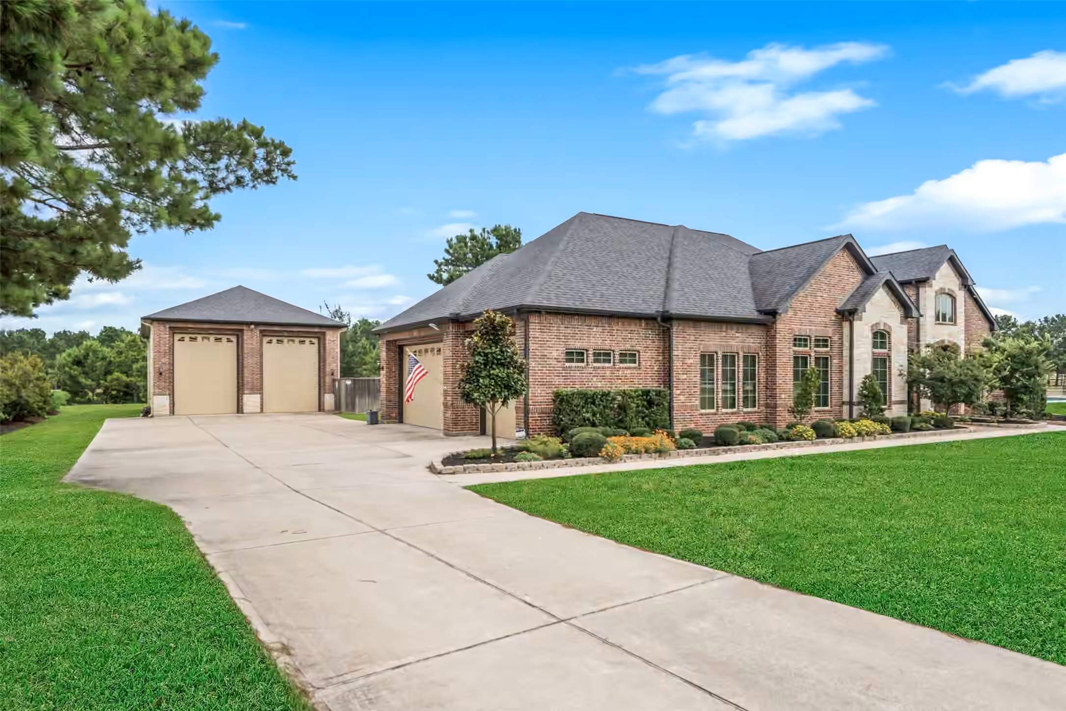 Photo 2 of 9108 Ridgelake Court, Montgomery, TX