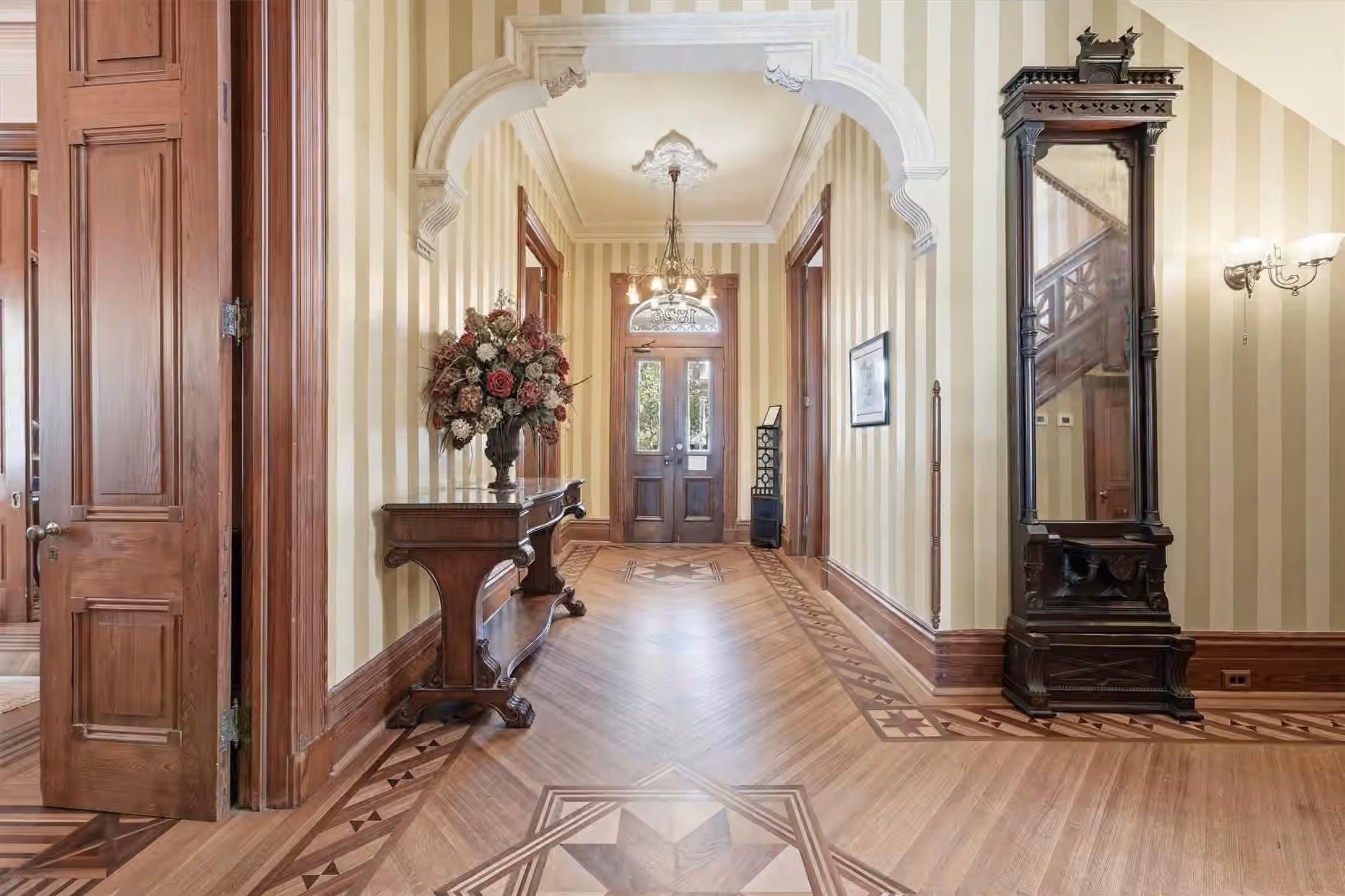 Photo 6 of 1826 Sealy Street, Galveston, TX