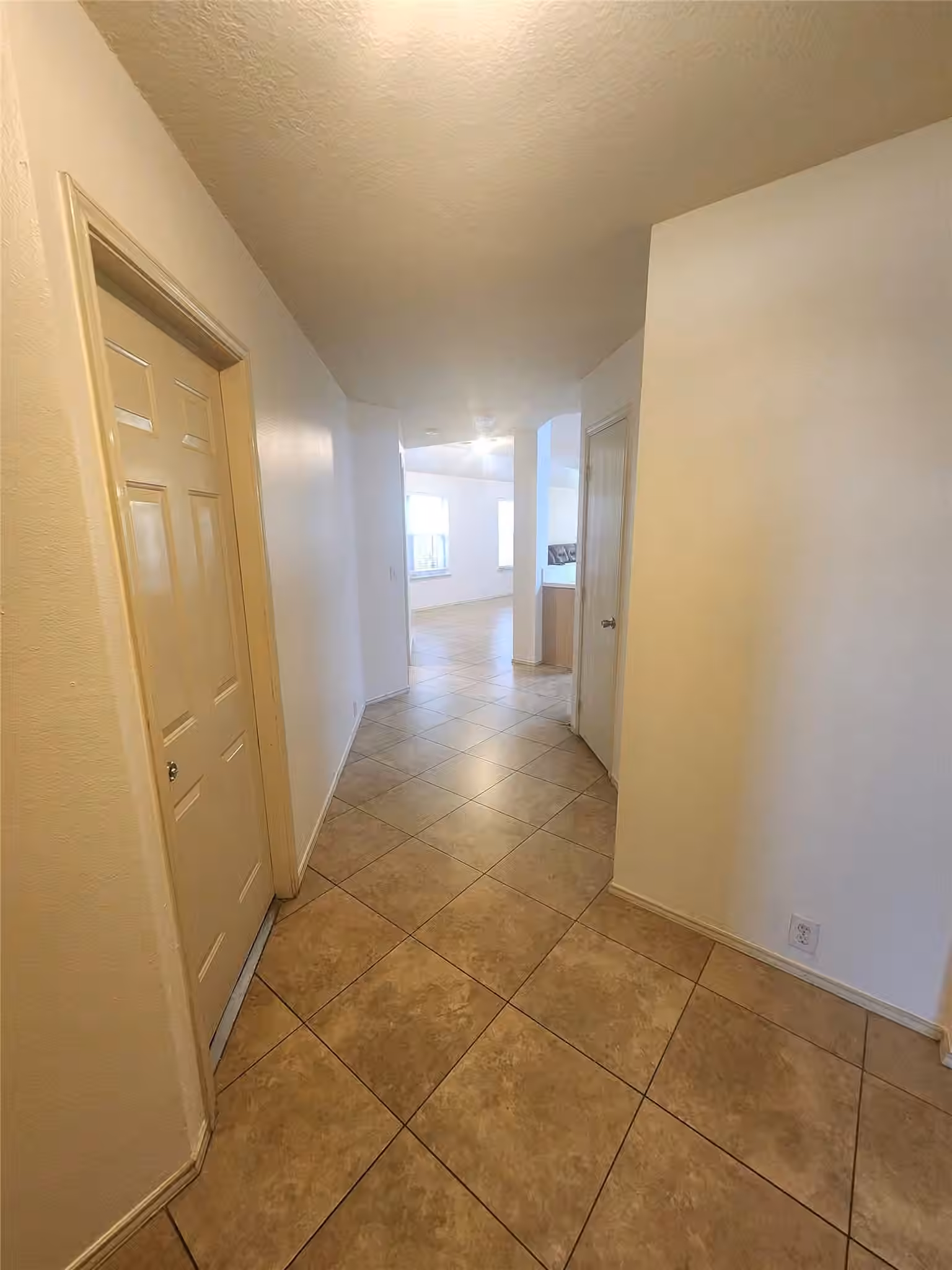 Photo 2 of 14914 Sugarhollow Drive, Sugar Land, TX