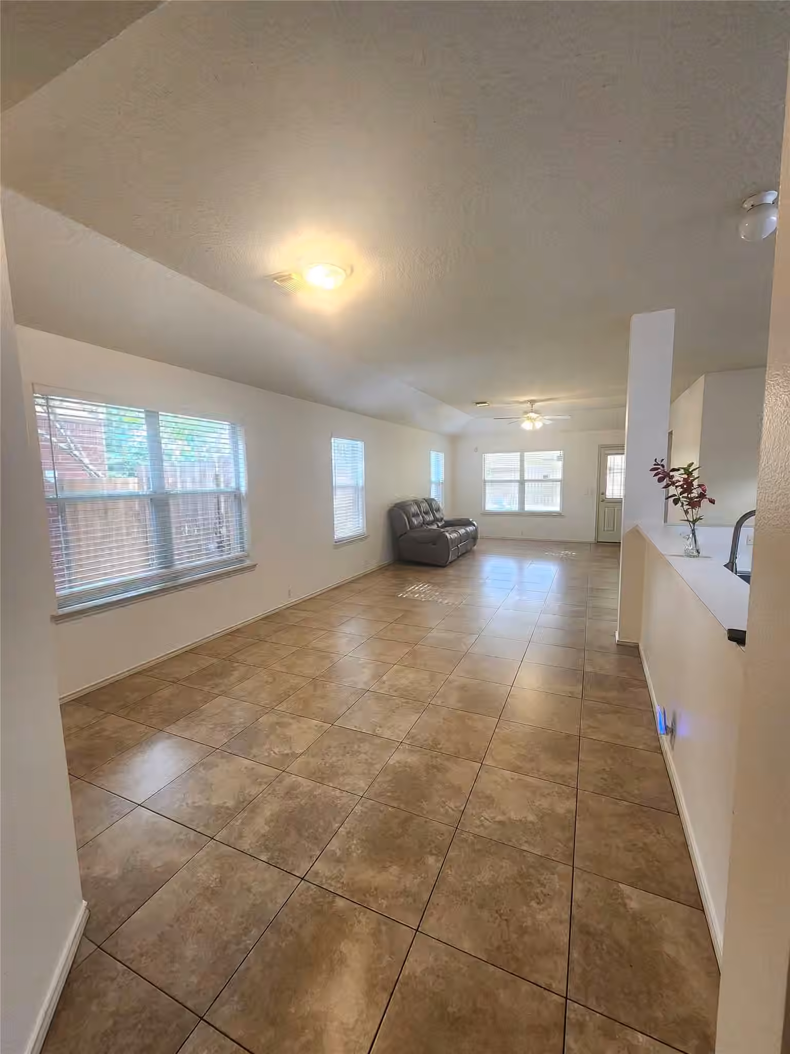 Photo 7 of 14914 Sugarhollow Drive, Sugar Land, TX