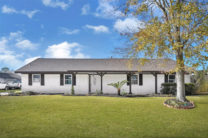 Photo of 4902 Green Willow Lane, Dickinson, TX