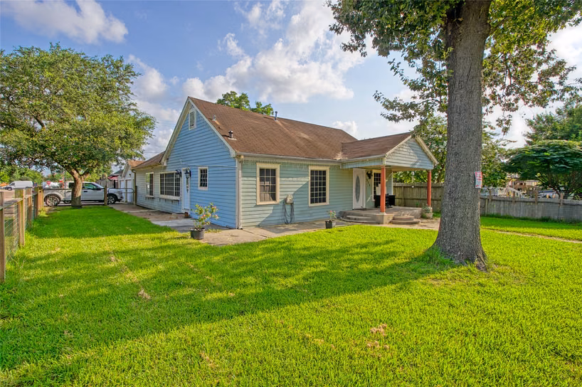 Photo 2 of 514 Avenue B, Houston, TX