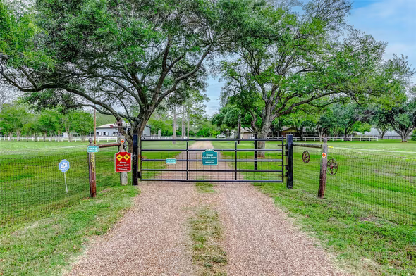 Photo 2 of 2810 Precinct Line Rd Road, Richmond, TX