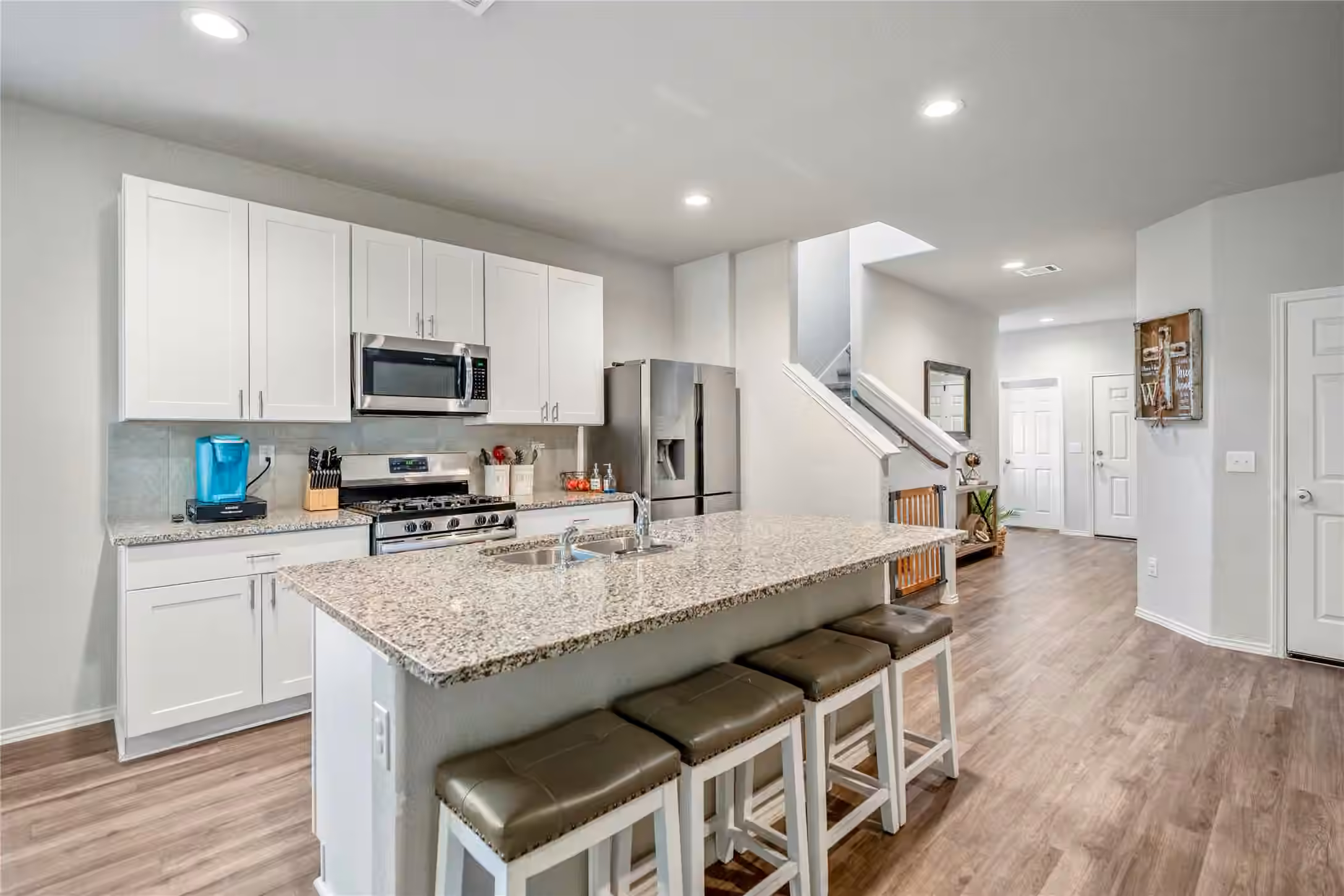 Photo 6 of 210 Bellewood Manor Drive, Magnolia, TX