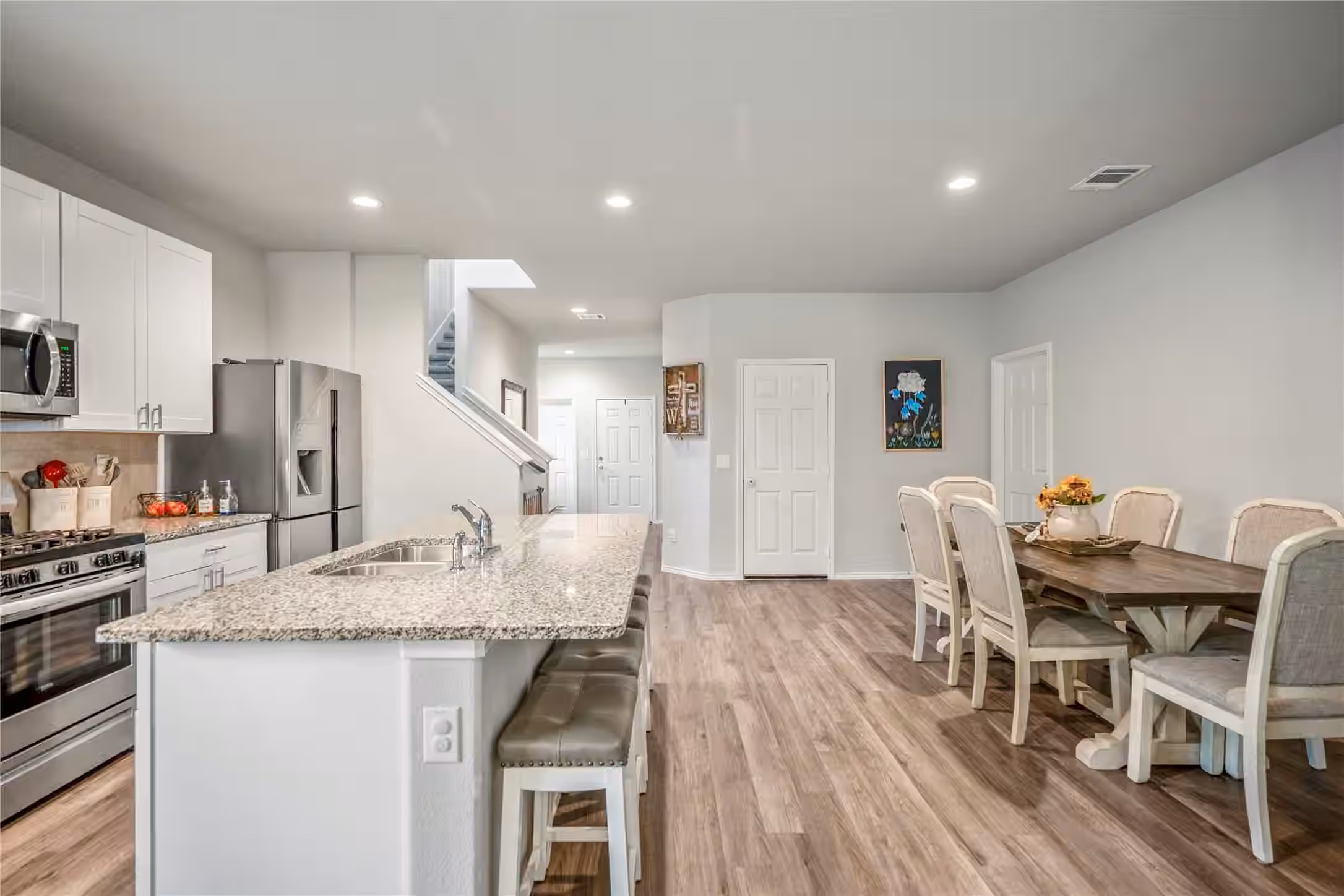 Photo 7 of 210 Bellewood Manor Drive, Magnolia, TX