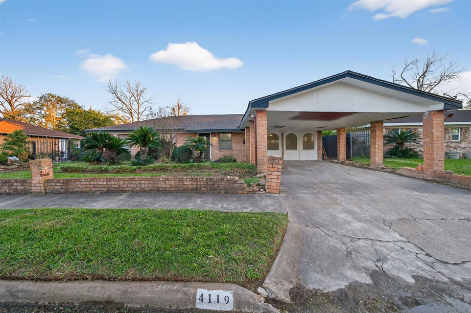 Photo 3 of 4119 Ebbtide Drive, Houston, TX