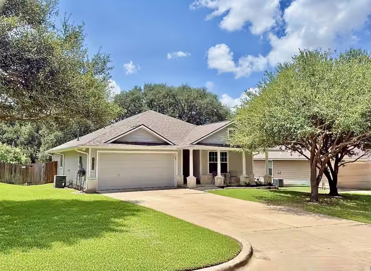 Photo 3 of 1407 Summer Court, Brenham, TX