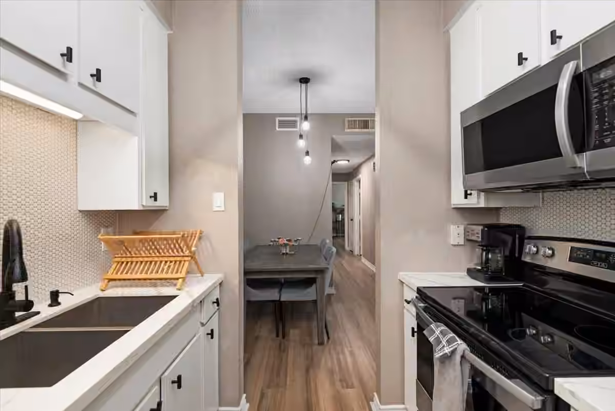 Photo 4 of 10047 Westpark Drive 33, Houston, TX