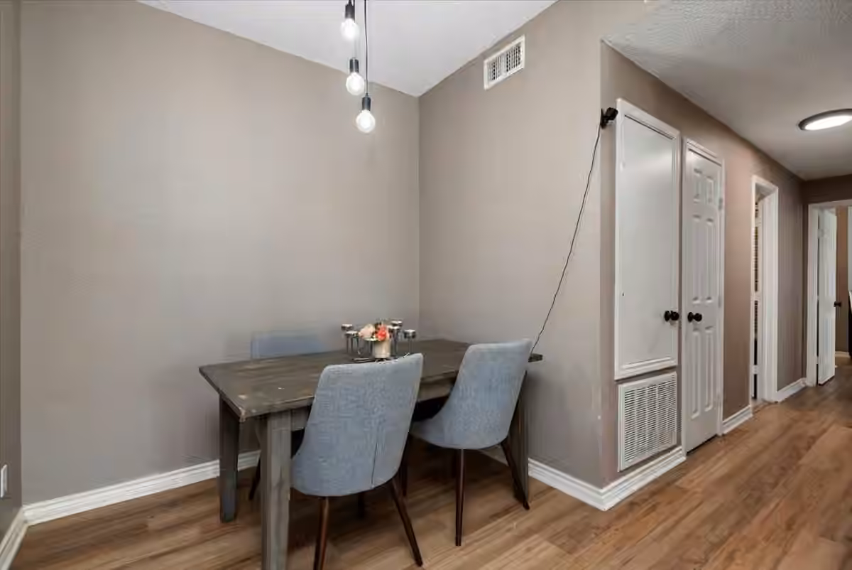 Photo 6 of 10047 Westpark Drive 33, Houston, TX