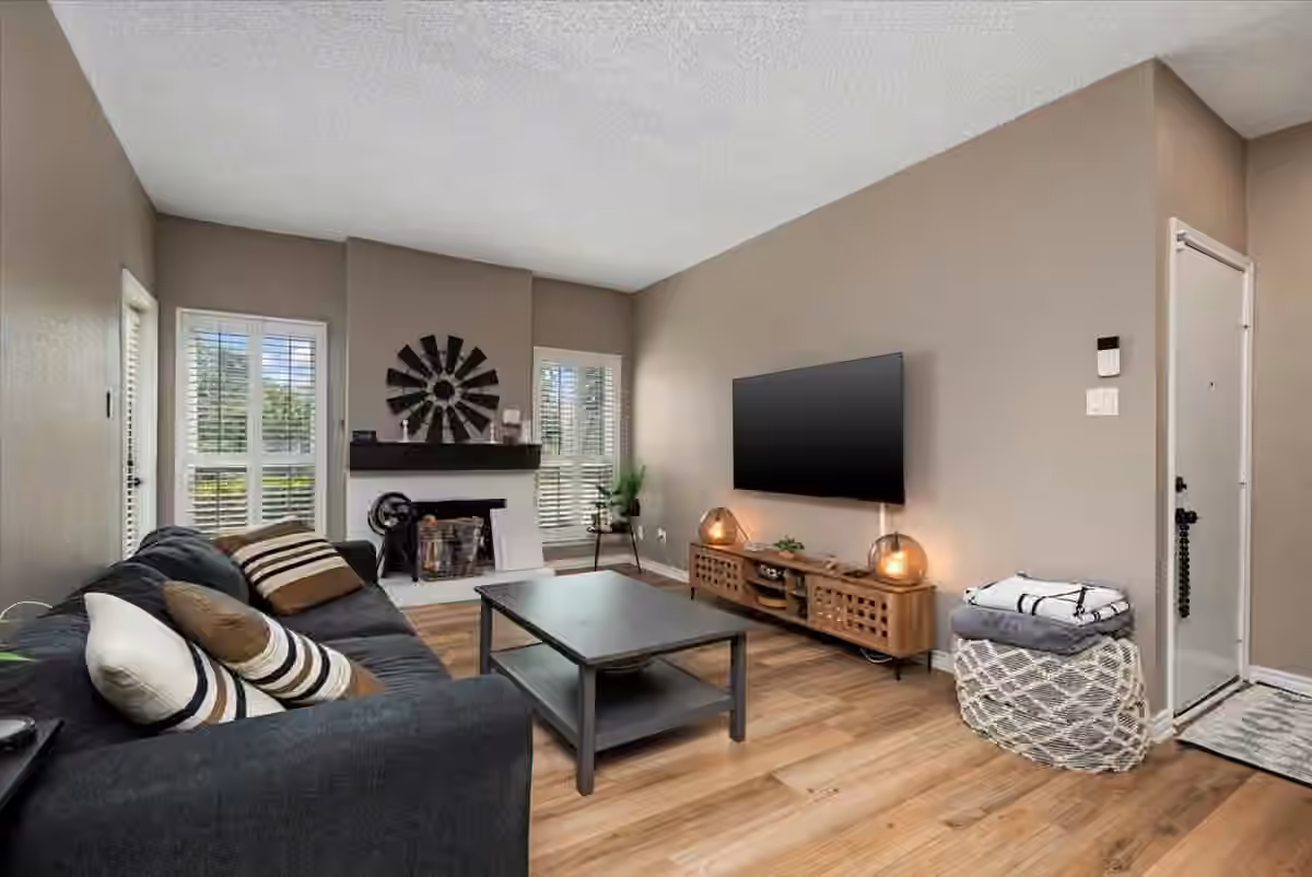 Photo 7 of 10047 Westpark Drive 33, Houston, TX