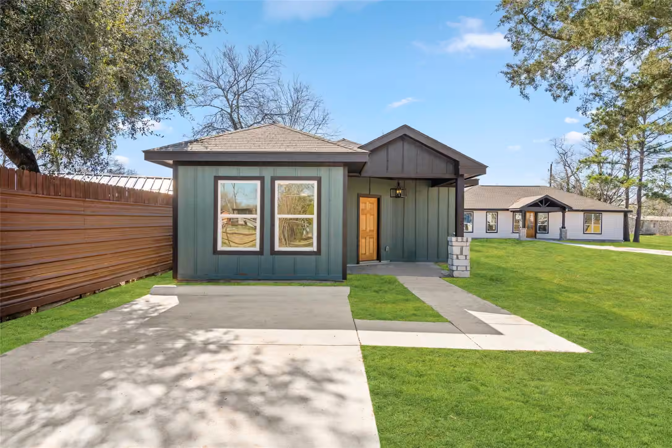 Photo 2 of 4656 N Teague Street, Rosharon, TX