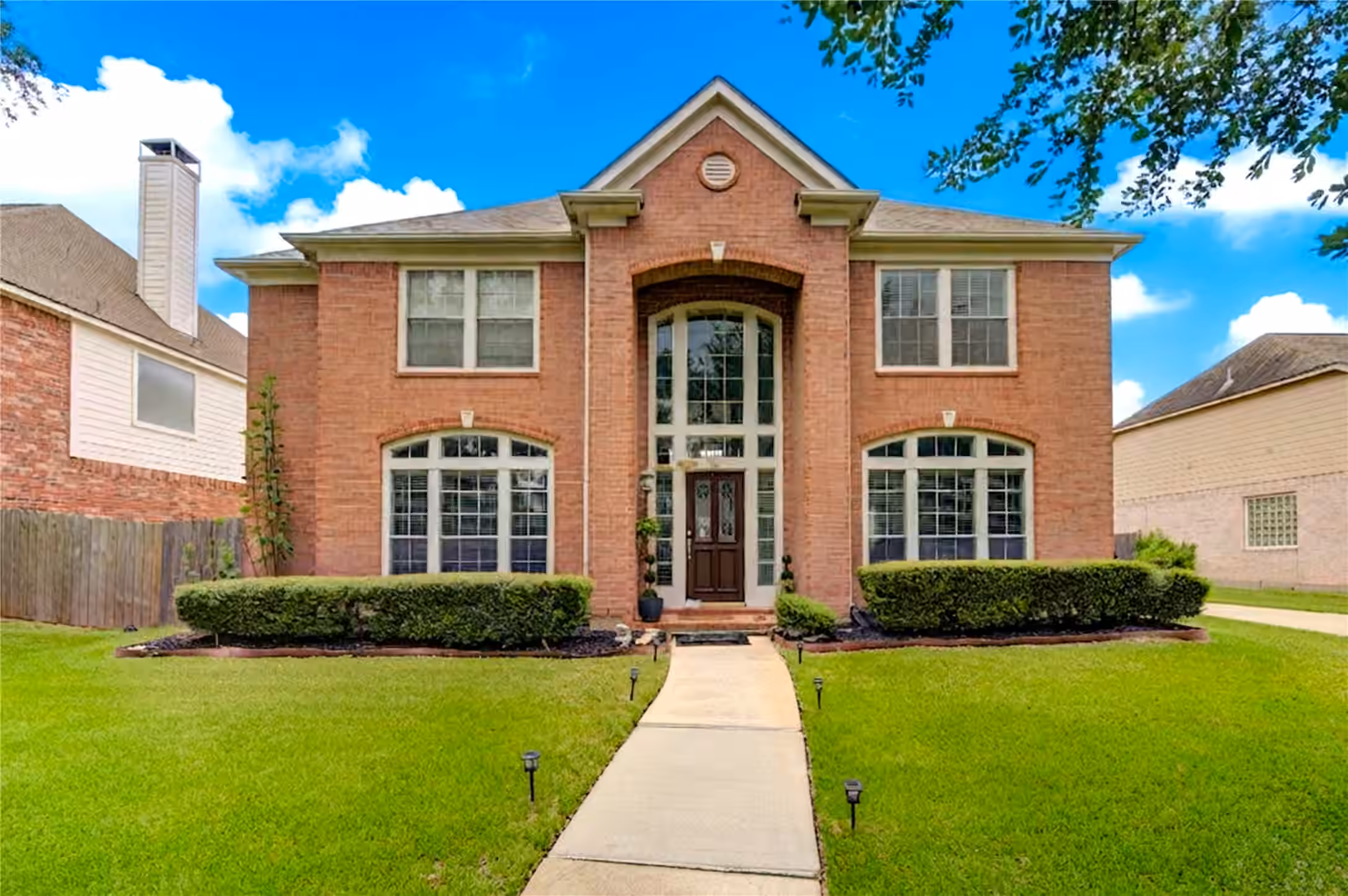 Photo 4 of 5911 Canyon Brook Court, Sugar Land, TX