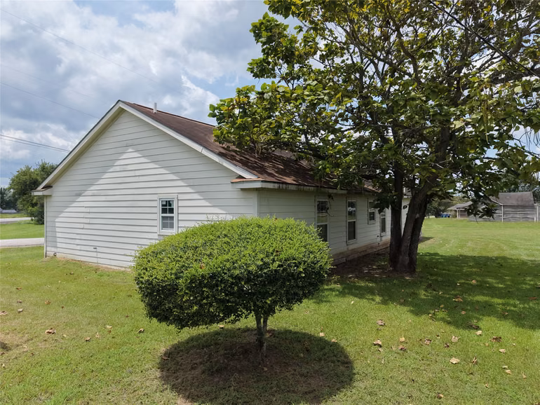 Photo 4 of 1420 Colorado St, Hempstead, TX