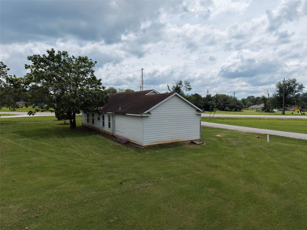 Photo 7 of 1420 Colorado St, Hempstead, TX
