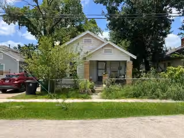 Photo 2 of 833 Wilkes Street, Houston, TX