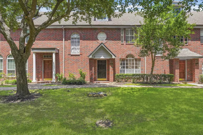 Photo of 1321 El Camino Village Drive, Webster, TX