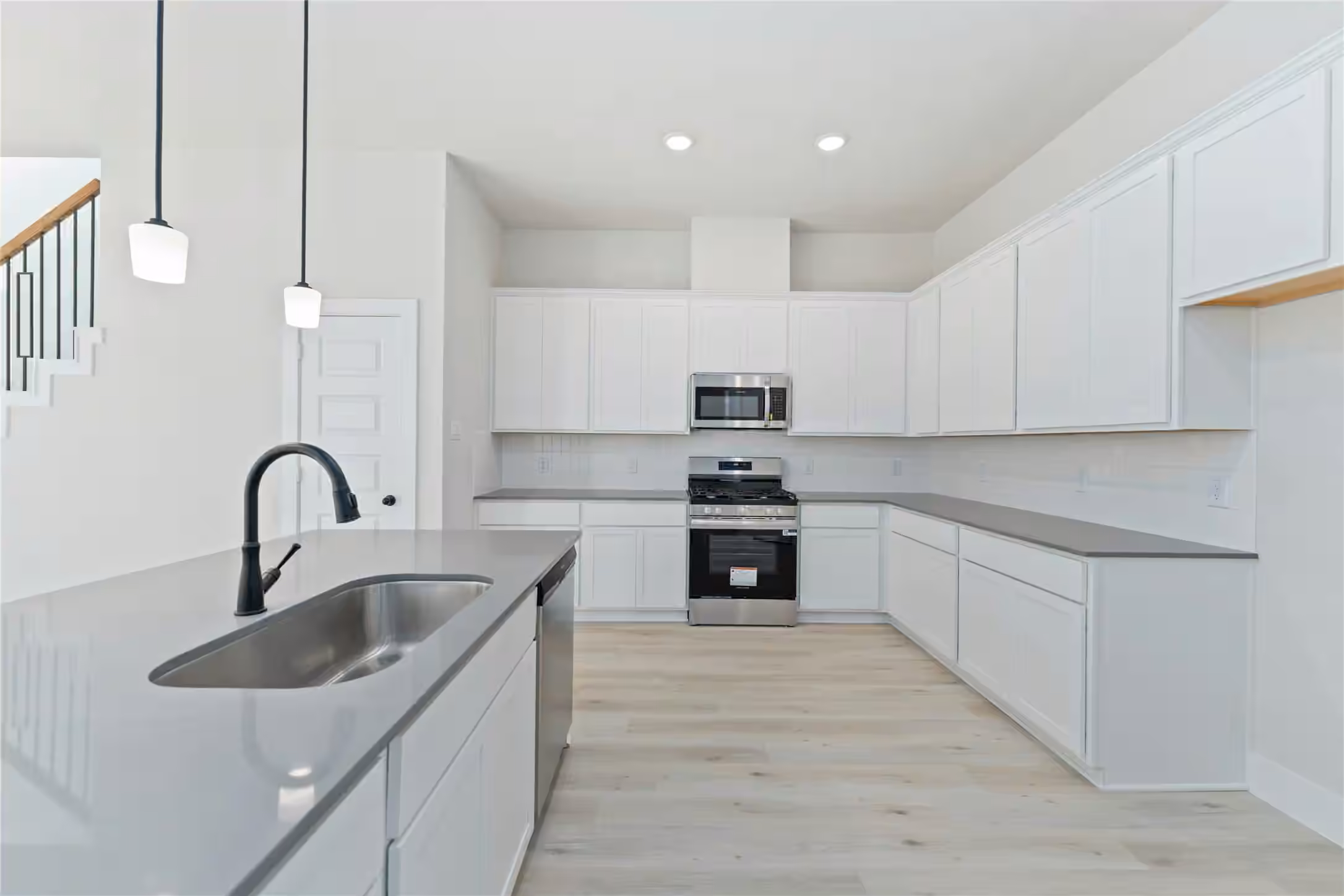 Photo 5 of 3010 La Rambla Drive, Houston, TX