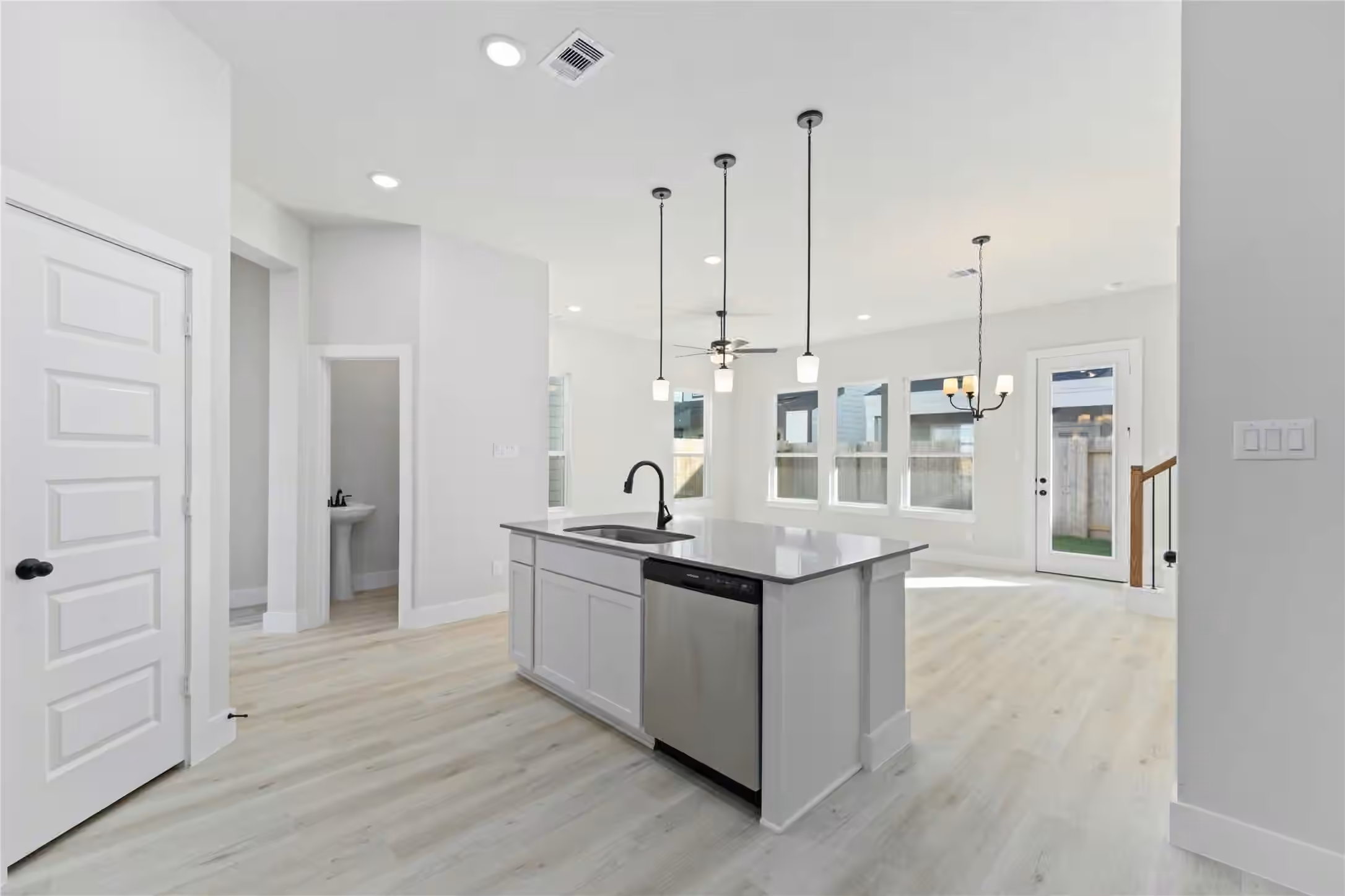 Photo 6 of 3010 La Rambla Drive, Houston, TX