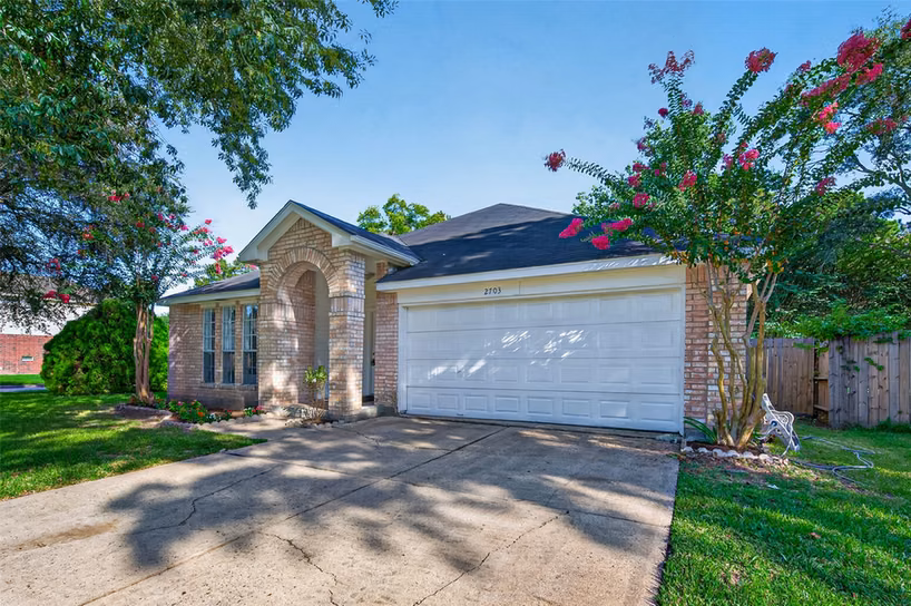 Photo 4 of 2703 Blue Mist Drive, Sugar Land, TX