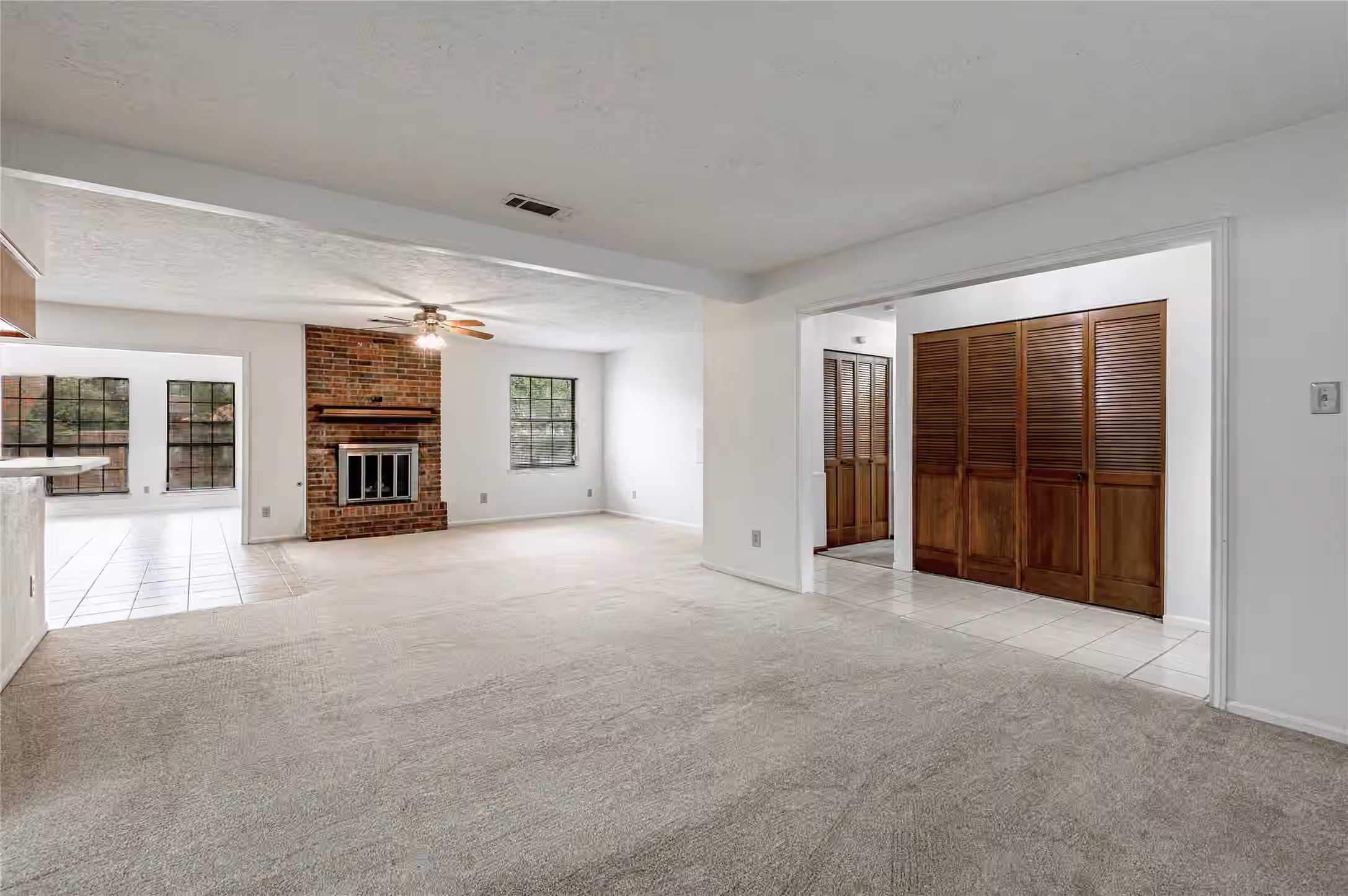 Photo 5 of 121 Elmwood Street, Huntsville, TX