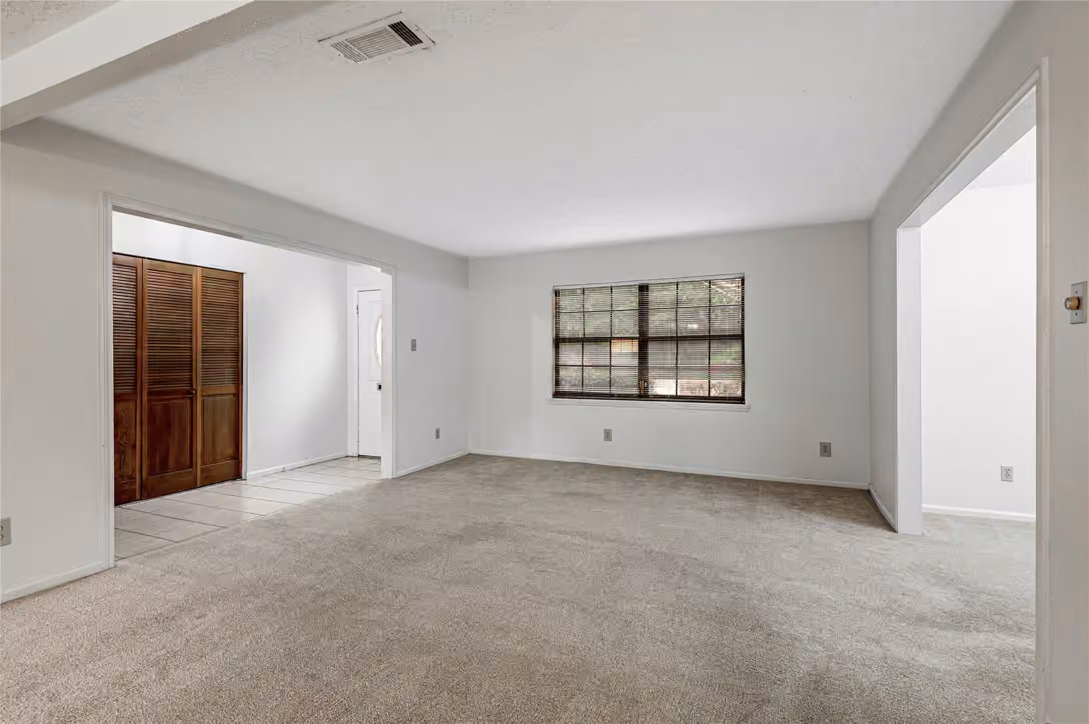 Photo 6 of 121 Elmwood Street, Huntsville, TX