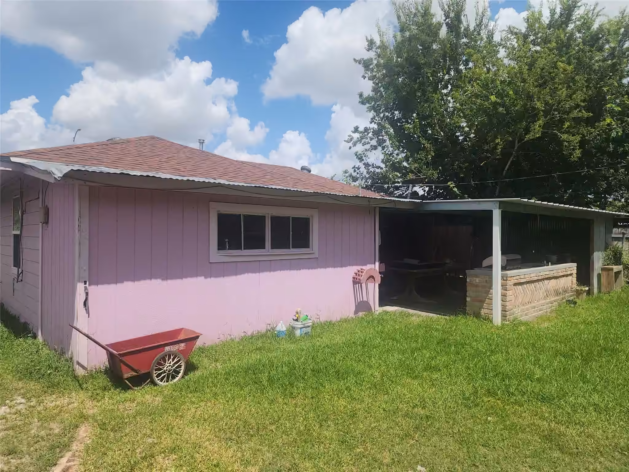 Photo 3 of 937 Vivian Avenue, Pasadena, TX