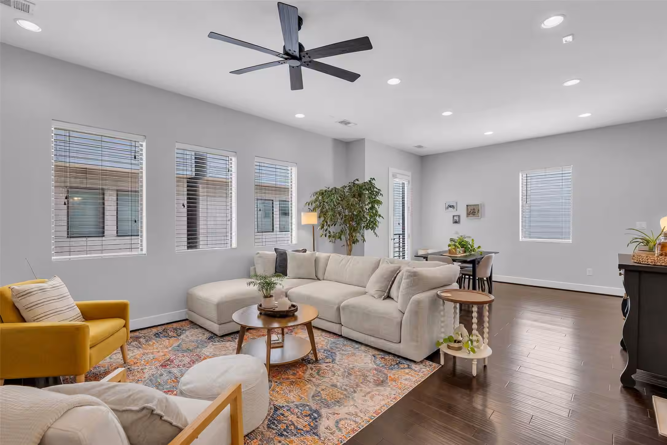 Photo 4 of 961 Saint Augustine Street, Houston, TX