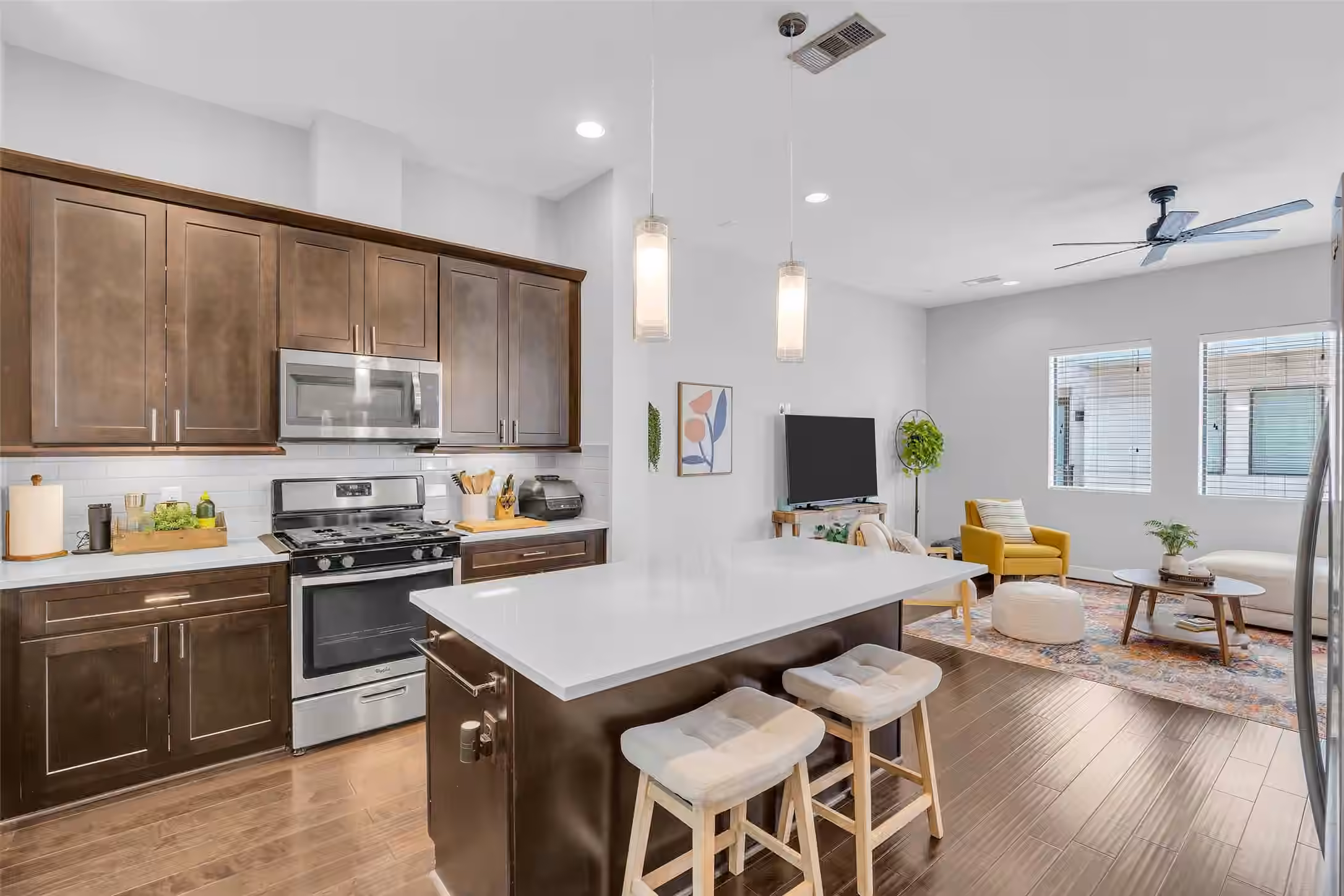 Photo 6 of 961 Saint Augustine Street, Houston, TX