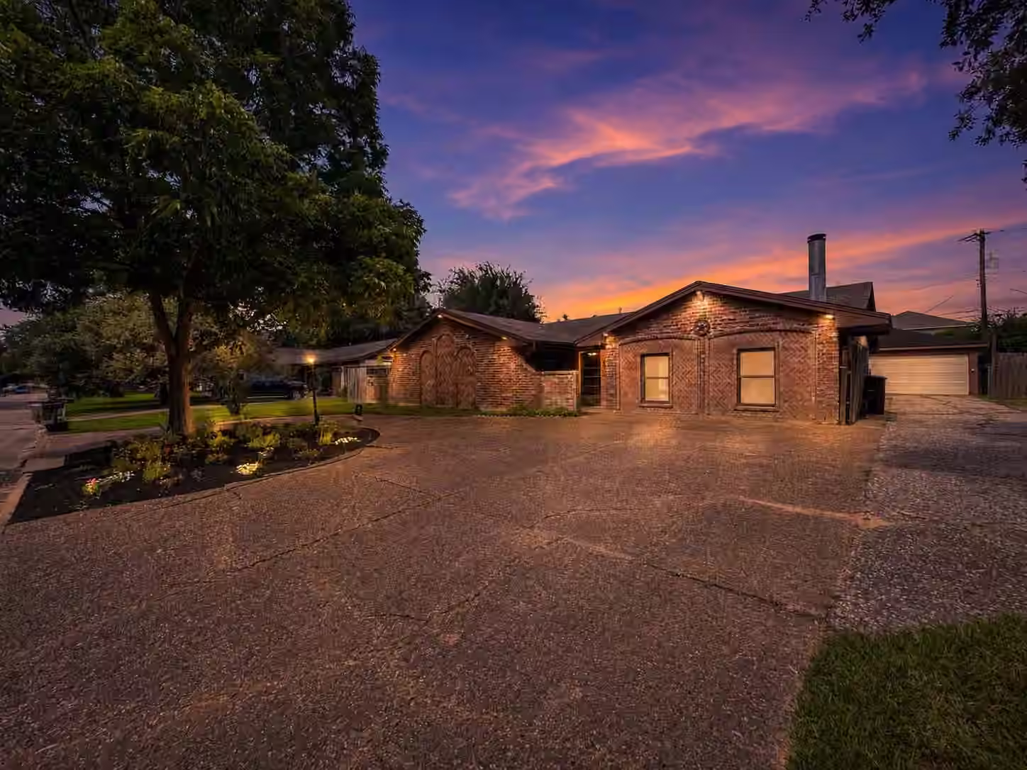 Photo of 4208 Pine Shadows Street, Dickinson, TX 77539
