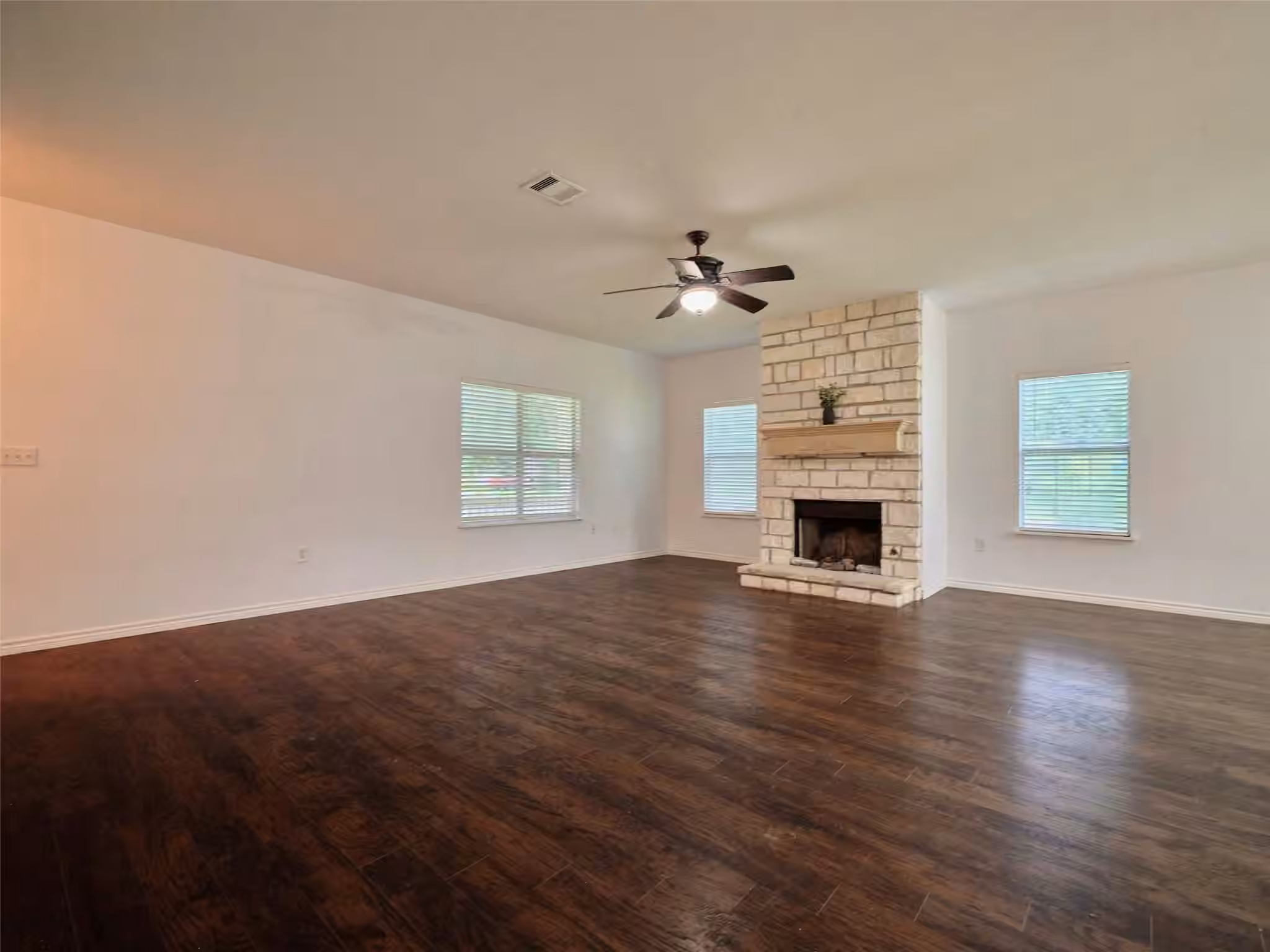 Photo 4 of 2605 N Abell Street, Wharton, TX