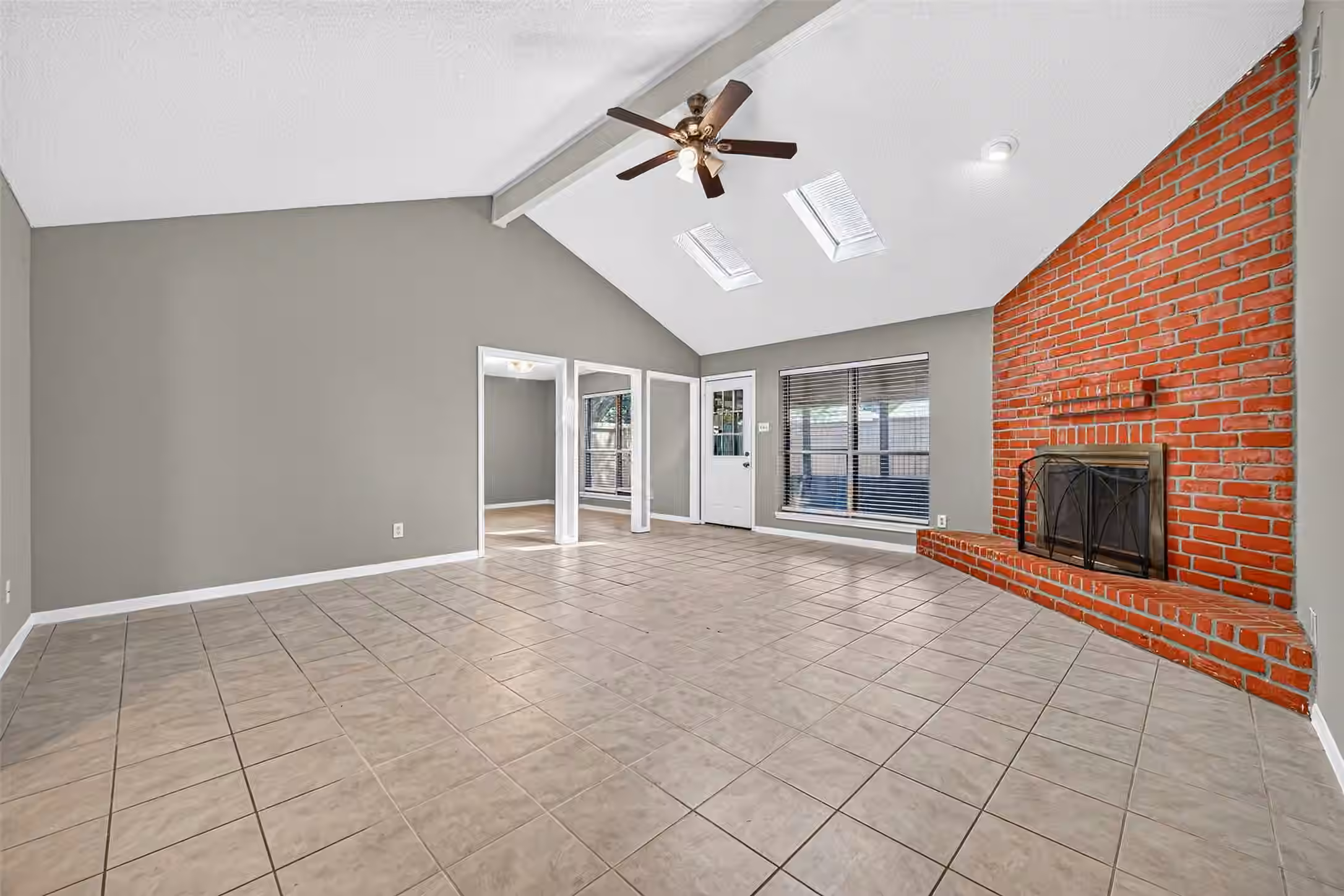 Photo 5 of 3022 Mosby Drive, Sugar Land, TX