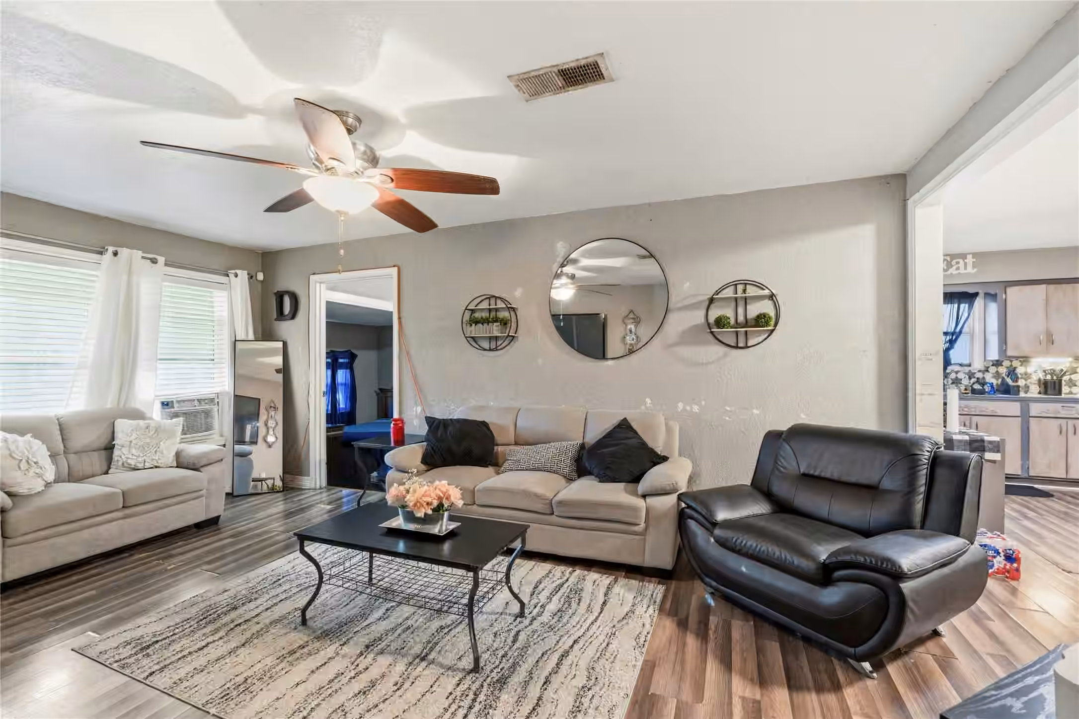 Photo 5 of 910 W 6th Street, Freeport, TX