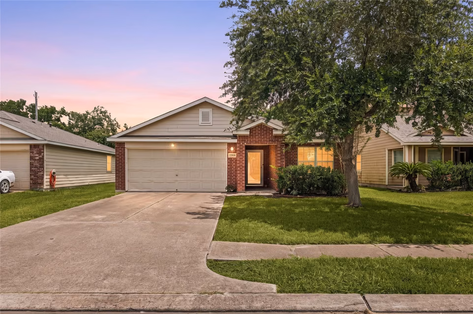 Photo of 2604 Redfish Drive, Texas City, TX