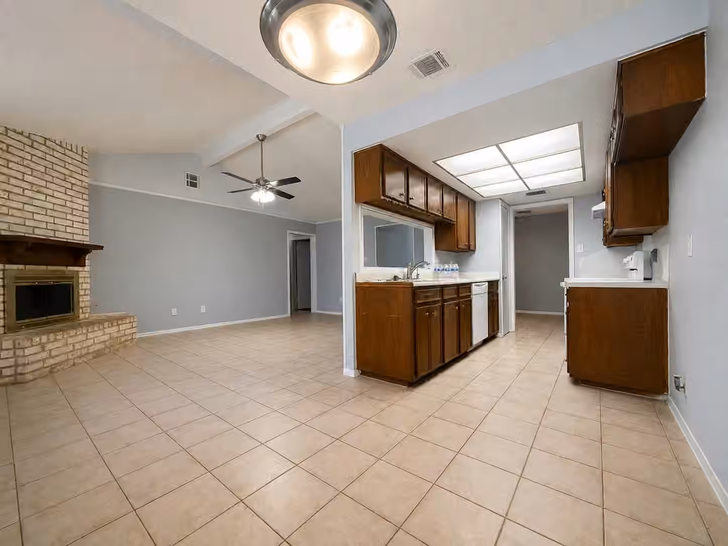 Photo 7 of 1534 Alderbrook Drive, Sugar Land, TX
