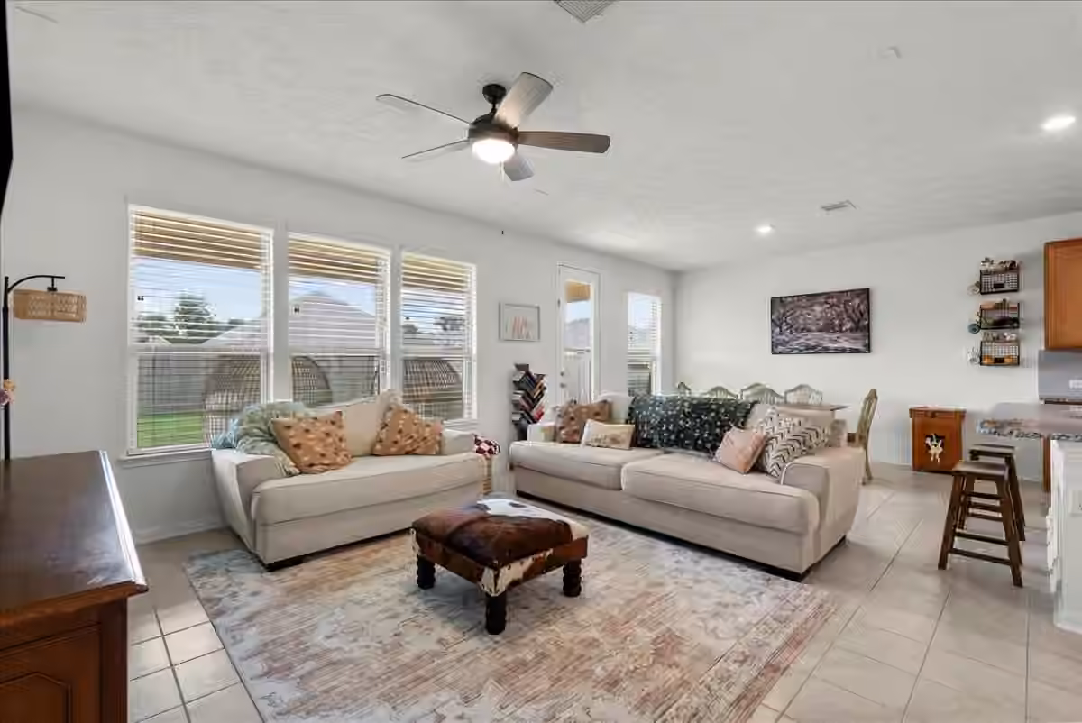 Photo 5 of 714 Allana Lane, Alvin, TX