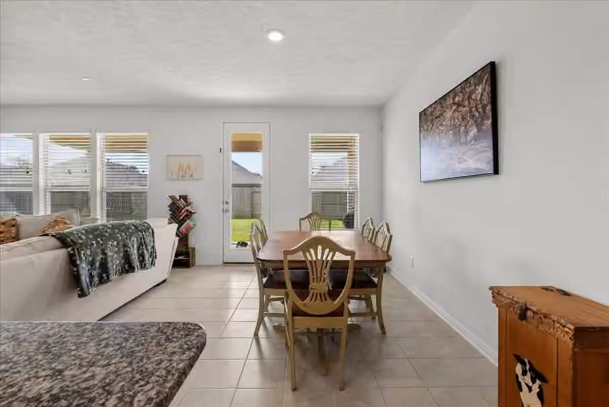 Photo 6 of 714 Allana Lane, Alvin, TX