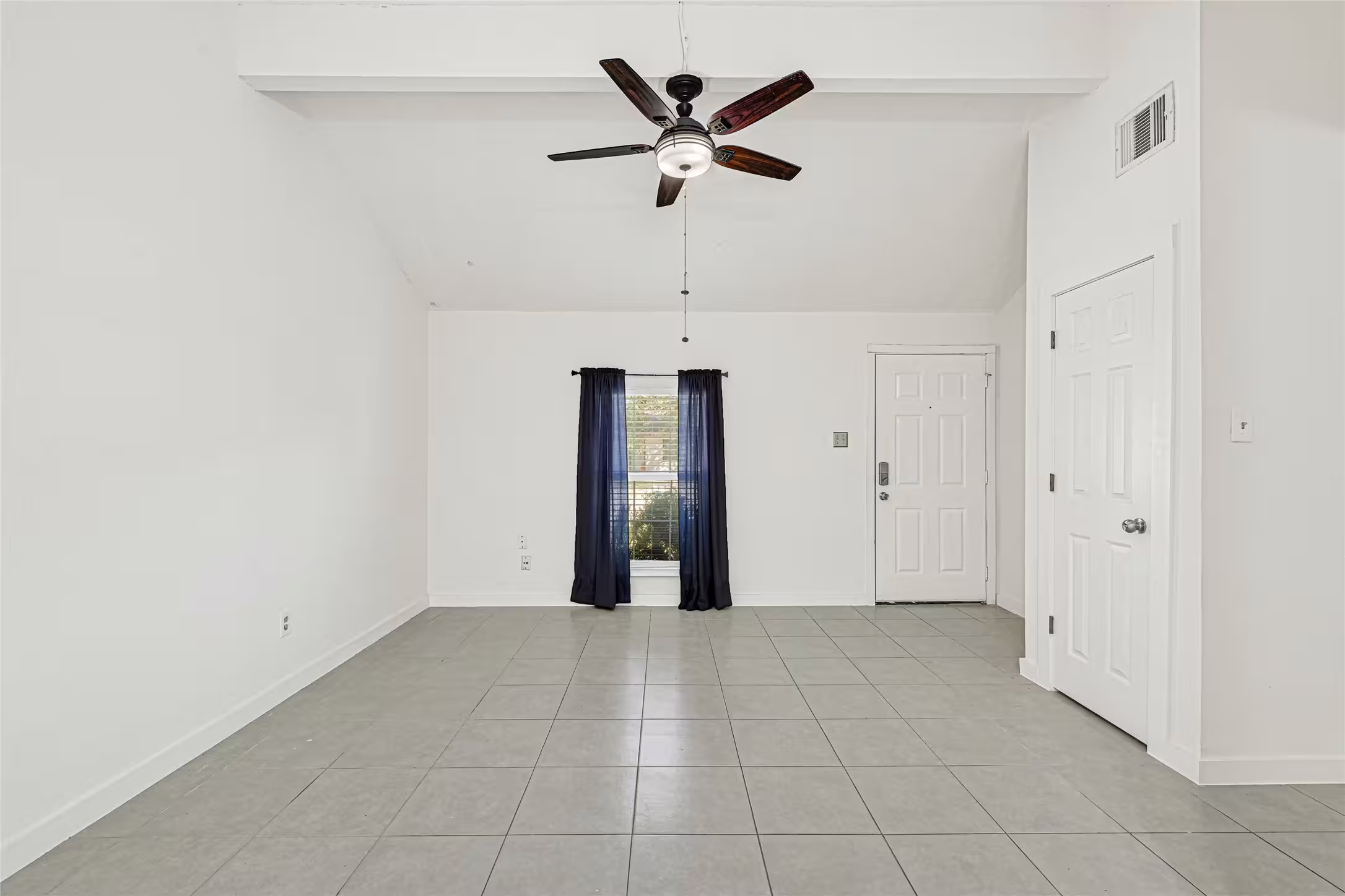 Photo 5 of 11619 Birch Run Lane, Houston, TX