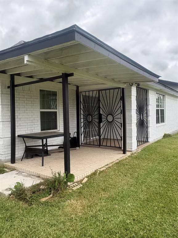 Photo 2 of 5111 Shirley Street, Baytown, TX