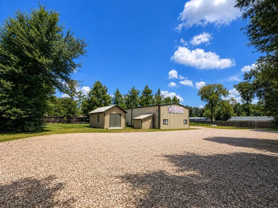 Photo 3 of 29607 Highland Boulevard, Magnolia, TX