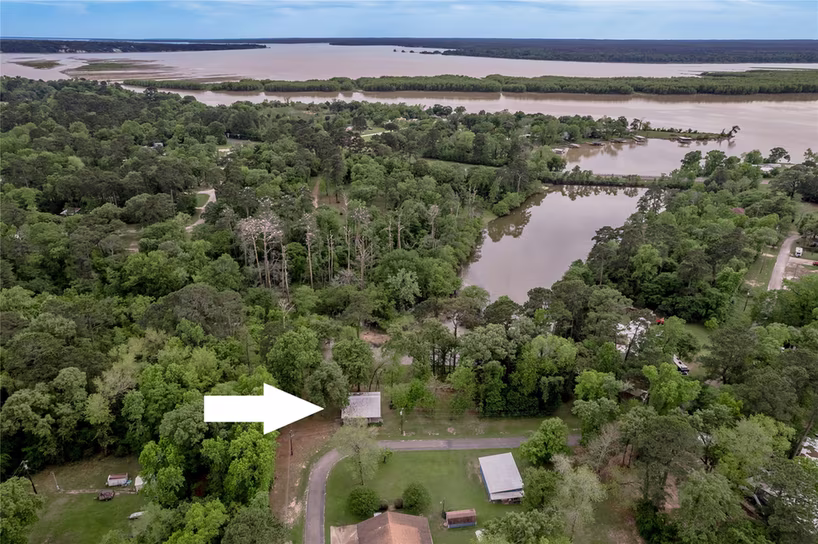 Photo 3 of 318 Timberline Drive, Trinity, TX